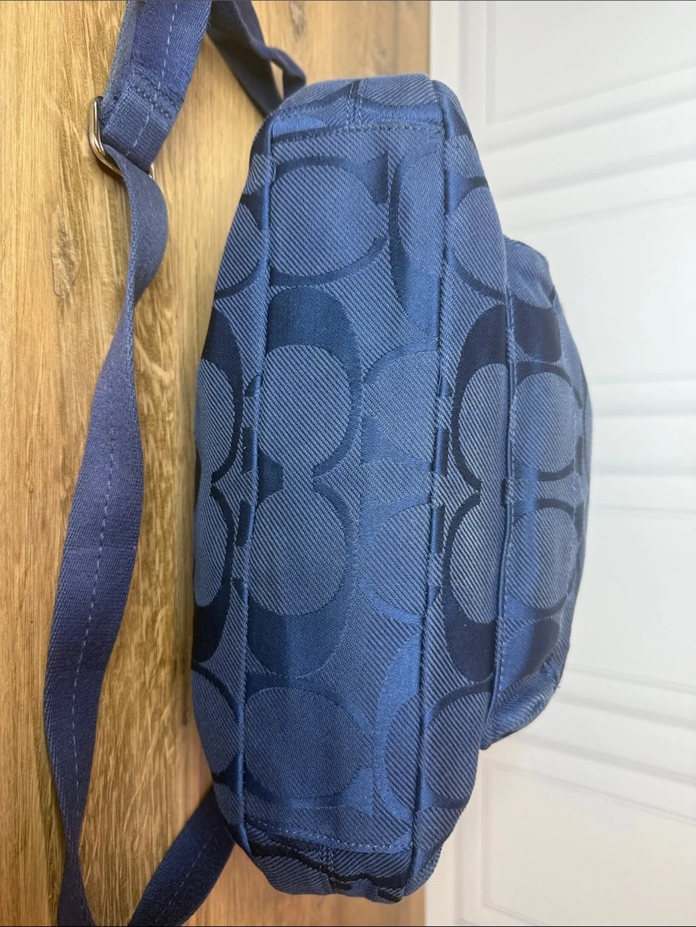 Coach Kyra Signature Jacquard Nylon Crossbody Messenger Bag Navy Blue F16550 EUC